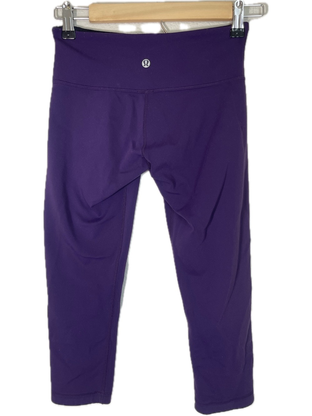 lululemon Cropped Black/Purple Reversible Athletic Leggings Size 4 249